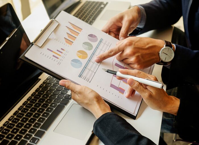 finance-economics-work-male-discussion-laptop_1418-79